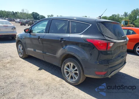 2019 Ford Escape Se z USA, uszkodzony, nr VIN 1FMCU0GD0KUB52555